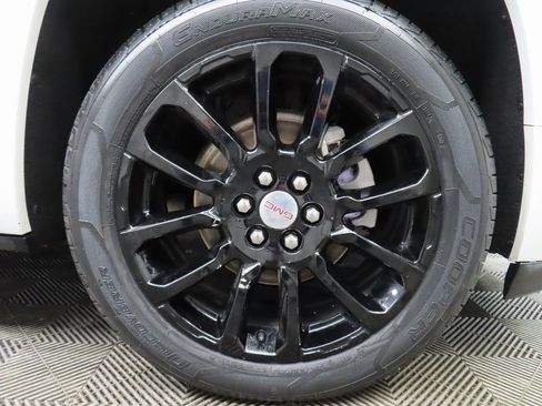 Used 2020 GMC Acadia Denali image 8