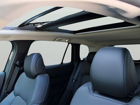 Used 2025 MAZDA CX-50 AWD 2.5 Turbo w/ Premium Pkg image 22