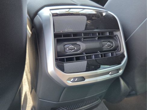 Certified 2023 BMW i7 xDrive60 AWD/4WD image 12