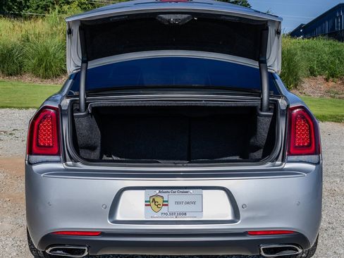 Used 2022 Chrysler 300 S RWD image 11