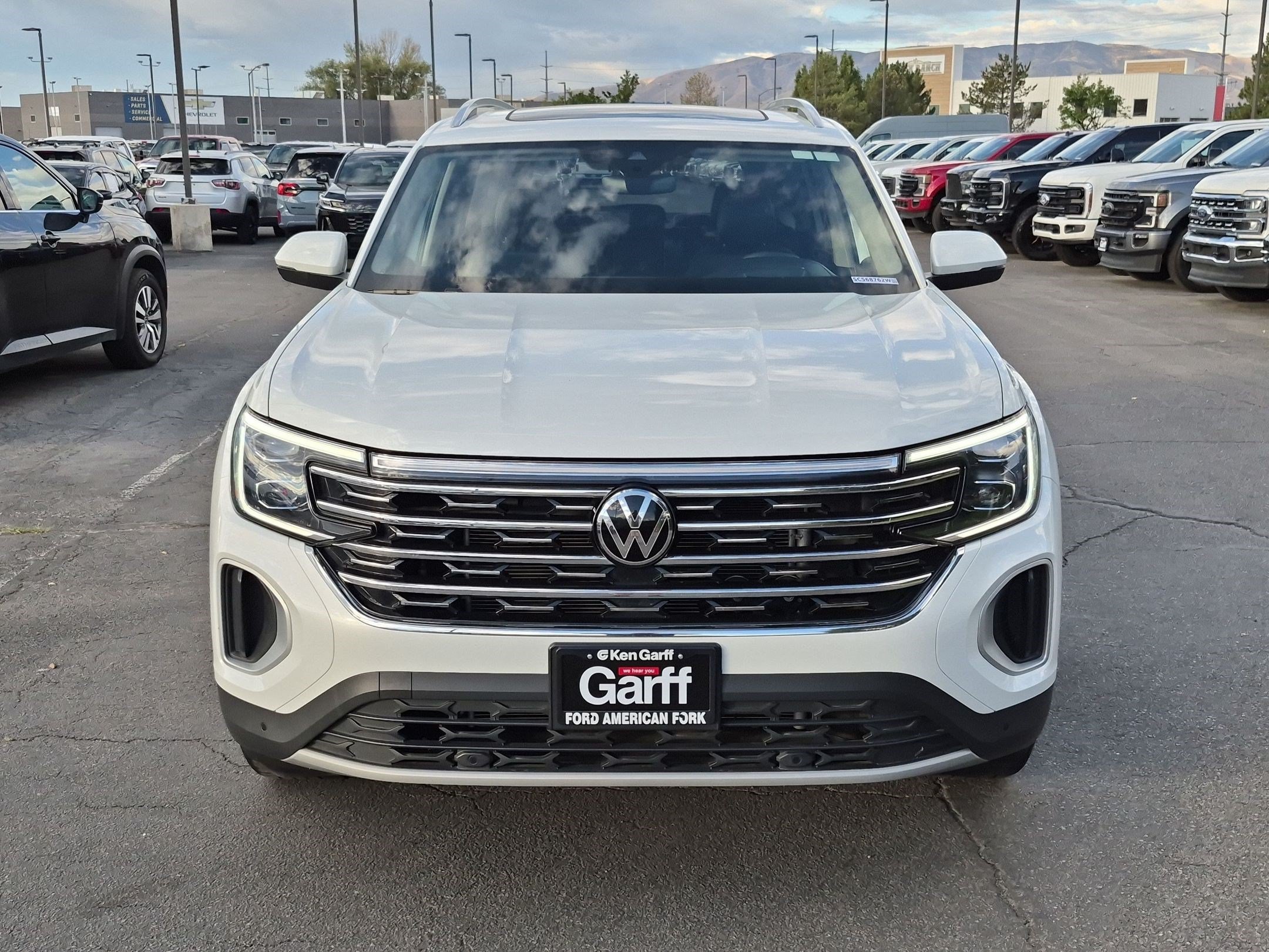Used 2025 Volkswagen Atlas SEL AWD/4WD image 12