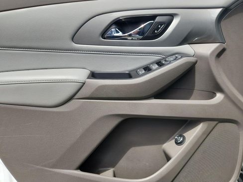 Certified 2019 Chevrolet Traverse LT FWD image 11