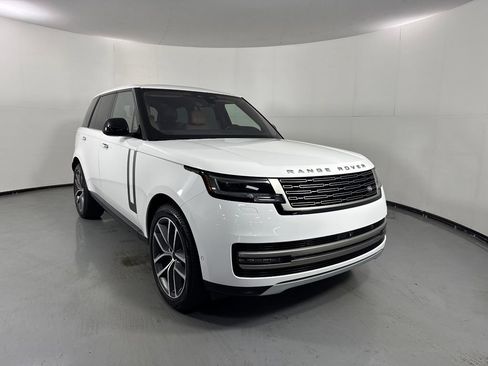 Used 2023 Land Rover Range Rover SE AWD/4WD image 4