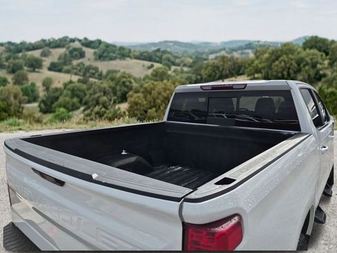 Used 2019 Chevrolet Silverado 1500 LT w/ Texas Edition AWD/4WD image 43