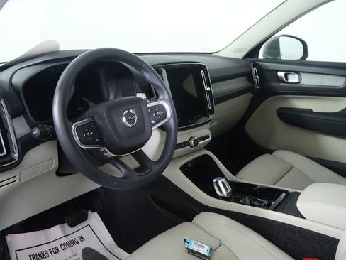 Used 2025 Volvo XC40 B5 Plus w/ Climate Package image 12