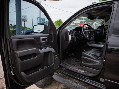 Used 2017 Chevrolet Silverado 1500 LTZ Z71 w/ LTZ Plus Package image 7