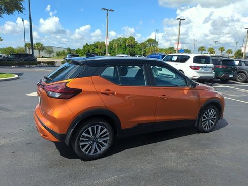 Certified 2023 Nissan Kicks SV FWD image 5
