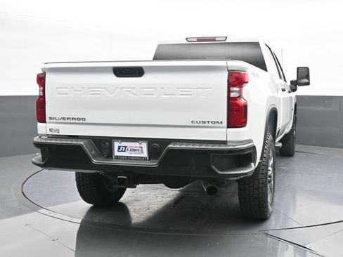 Used 2024 Chevrolet Silverado 2500 Custom w/ Custom Convenience Package AWD/4WD image 12