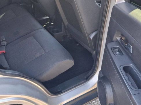 Used 2012 Jeep Liberty Sport AWD/4WD image 15