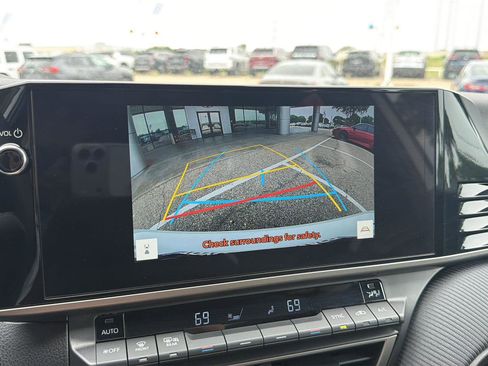 Used 2025 Toyota Camry SE FWD image 23