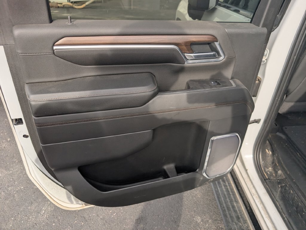 Used 2025 Chevrolet Silverado 3500 High Country w/ High Country Premium Package AWD/4WD image 13