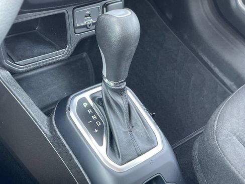Used 2020 Jeep Renegade Sport FWD image 23