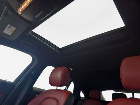 Used 2020 Mercedes-Benz GLC 300 4MATIC Coupe image 29