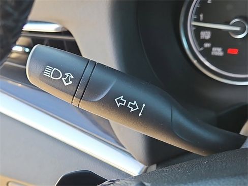 Used 2018 Buick Enclave Essence image 25