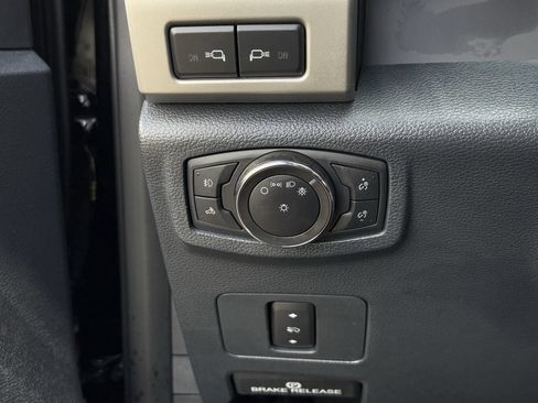 Used 2022 Ford F250 Lariat w/ Lariat Value Package AWD/4WD image 24