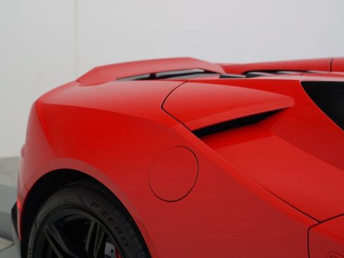 Used 2021 Lamborghini Huracan EVO RWD image 7