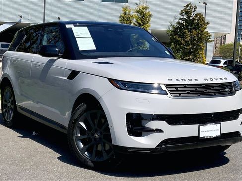 Used 2023 Land Rover Range Rover Sport SE AWD/4WD image 2