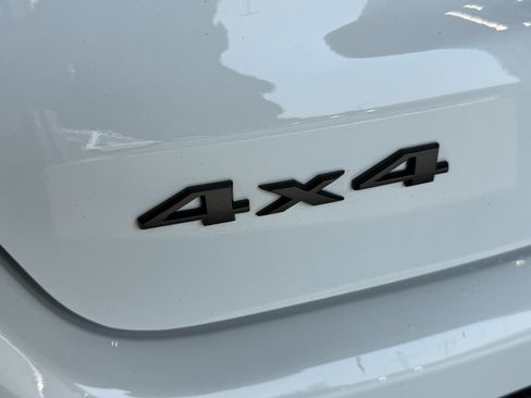 Used 2022 Jeep Compass Trailhawk w/ Trailhawk Convenience Group AWD/4WD image 32