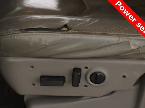 Used 2006 GMC Sierra 2500 SLT w/ Heavy-Duty Power Package image 19