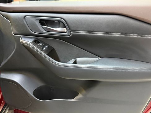 Used 2023 Nissan Rogue SL w/ SL Premium Package image 47