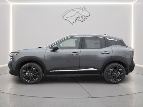 New 2026 Nissan Kicks SR image 2