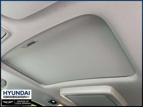 Used 2025 Honda Odyssey Elite image 17