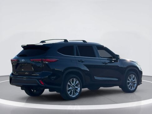 Used 2020 Toyota Highlander Limited AWD/4WD image 4