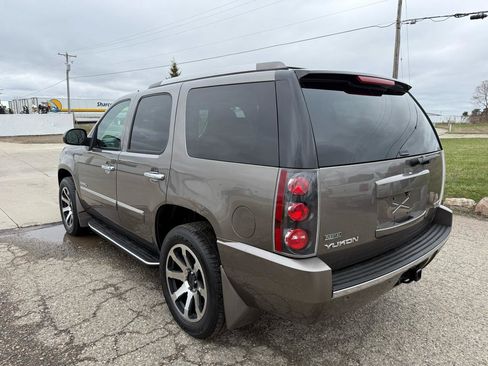Used 2011 GMC Yukon Denali image 7