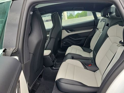 Used 2025 Porsche Taycan 4S image 10