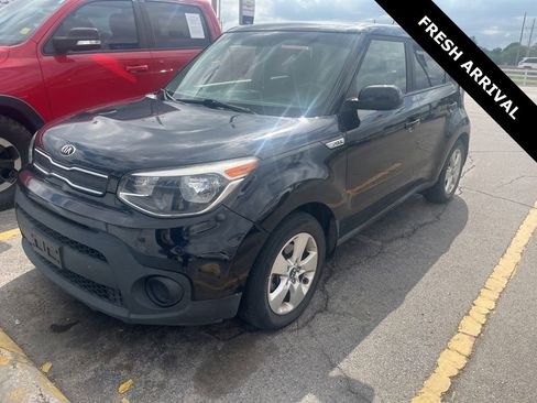 Used 2018 Kia Soul w/ Convenience Package FWD image 2