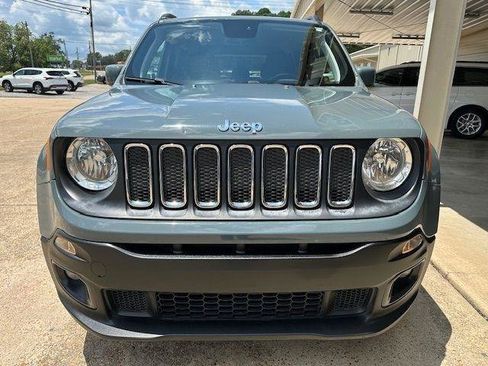 Used 2018 Jeep Renegade Latitude w/ Cold Weather Group AWD/4WD image 7