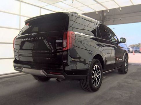 Used 2025 Ford Expedition Platinum AWD/4WD image 4