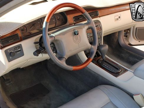 Used 2002 Cadillac Eldorado Touring w/ Preffered Equipment Group image 27