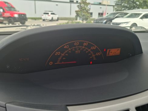 Used 2009 Toyota Yaris 2-Door Hatchback FWD image 11