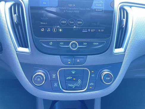 Used 2025 Chevrolet Malibu LS FWD image 34