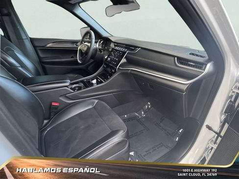 Used 2023 Jeep Grand Cherokee L Altitude image 32