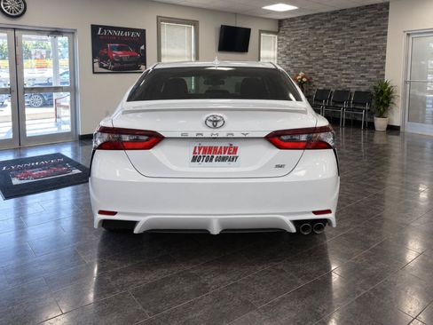 Used 2021 Toyota Camry SE FWD image 9