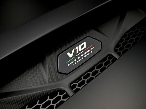 Used 2024 Lamborghini Huracan Sterrato image 31