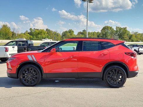 New 2025 Chevrolet Blazer LT w/ LPO, Black Sport Package AWD/4WD image 3