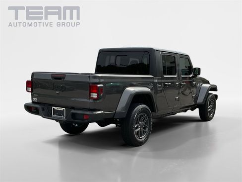 New 2025 Jeep Gladiator Sport image 7