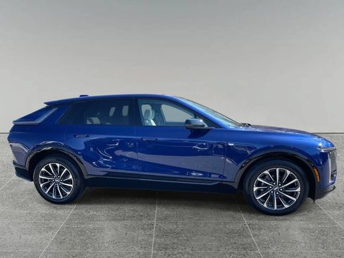 New 2026 Cadillac Lyriq Sport AWD/4WD image 6