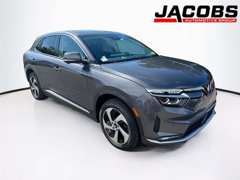 New 2025 VinFast VF 8 Eco image 1