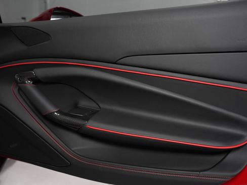 Used 2022 Ferrari F8 Tributo RWD image 36