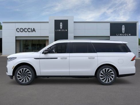 New 2026 Lincoln Navigator L Black Label AWD/4WD image 3