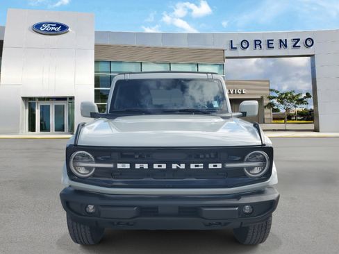 Used 2021 Ford Bronco Outer Banks image 2