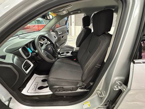 Used 2017 Chevrolet Equinox LS FWD image 51