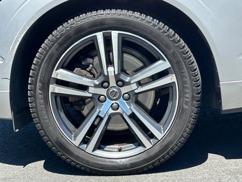 Used 2018 Volvo XC60 T6 Momentum w/ Convenience Package AWD/4WD image 35