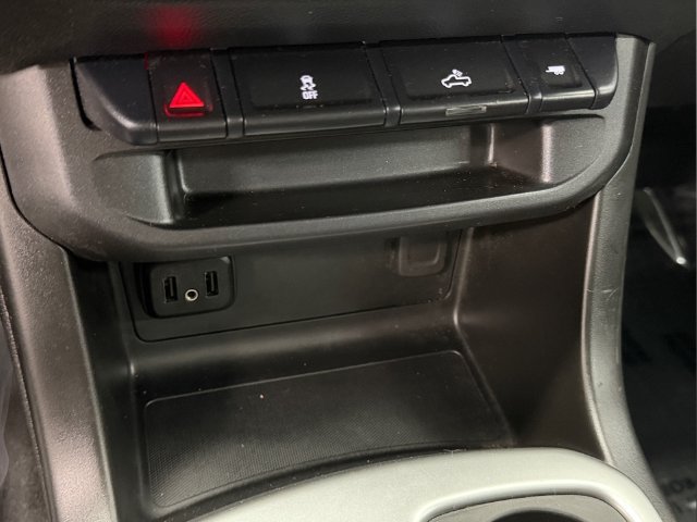 Used 2022 Chevrolet Colorado LT RWD image 25