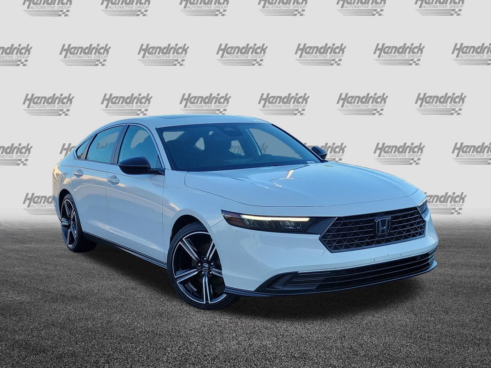 Used 2023 Honda Accord Sport image 2
