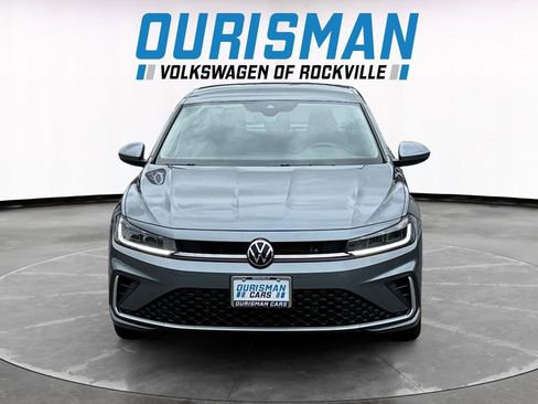 Used 2025 Volkswagen Jetta SE FWD image 8